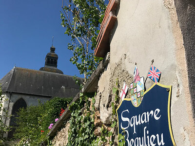 Am Grab von Dom Pérignon