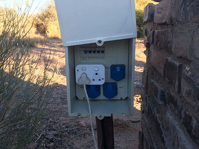 Steckdose auf einem Campingplatz