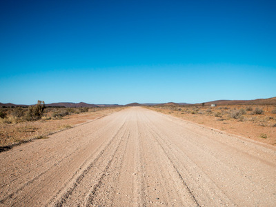 Noch mehr endlose Straßen