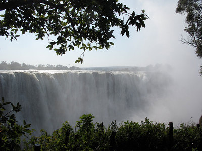 An den Victoria Wasserfällen